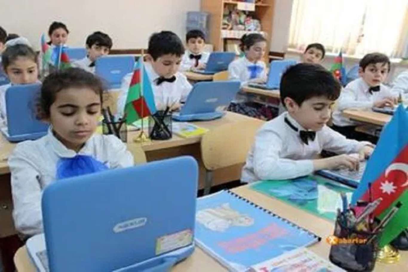 Azerbaycan'da 1 Şubat'tan itibaren eğitime başlama kararı alındı